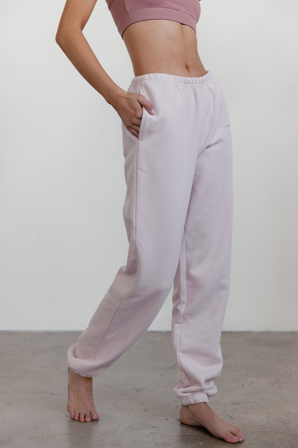 FLEECE FIT SWEATPANTS - LIGHT PINK