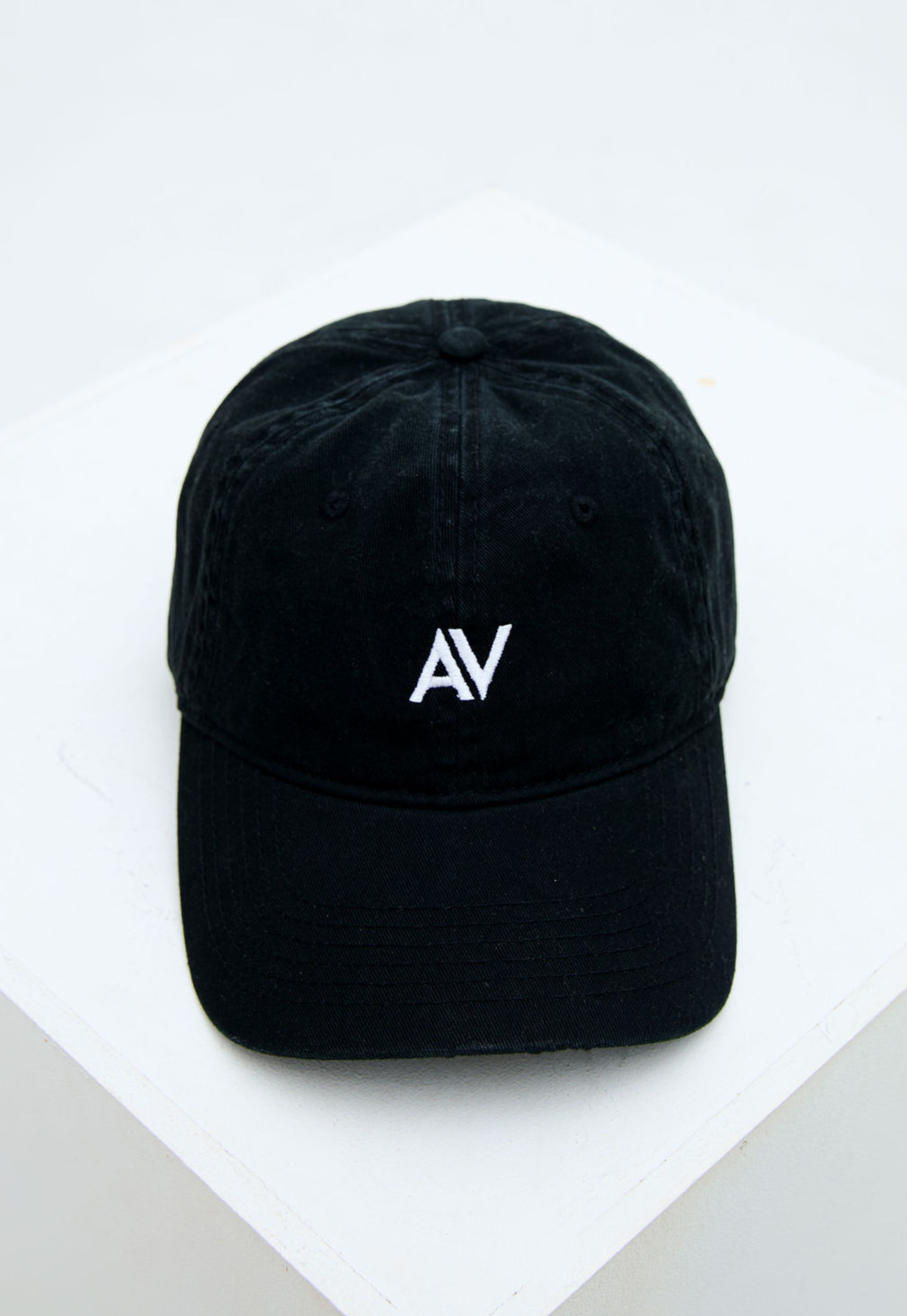 AV LOGO CAP - BLACK